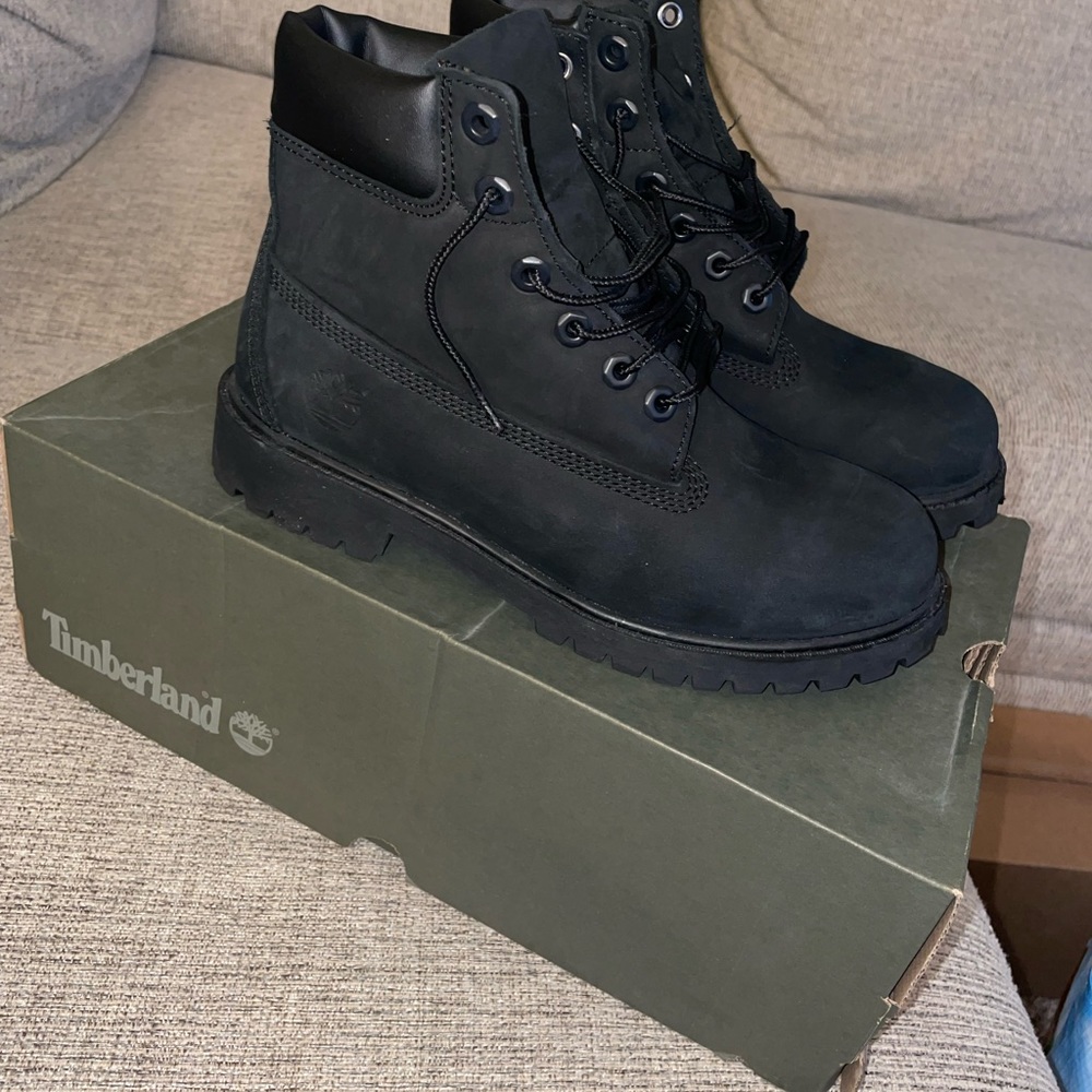Timberland premium 6 inch black juniors 6.5